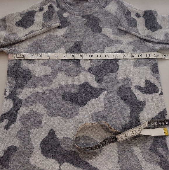 Athleta Camo Undercover Alpaca Merino Wool Women's Pullover Crew-Neck Sweater - Picture 12 of 16